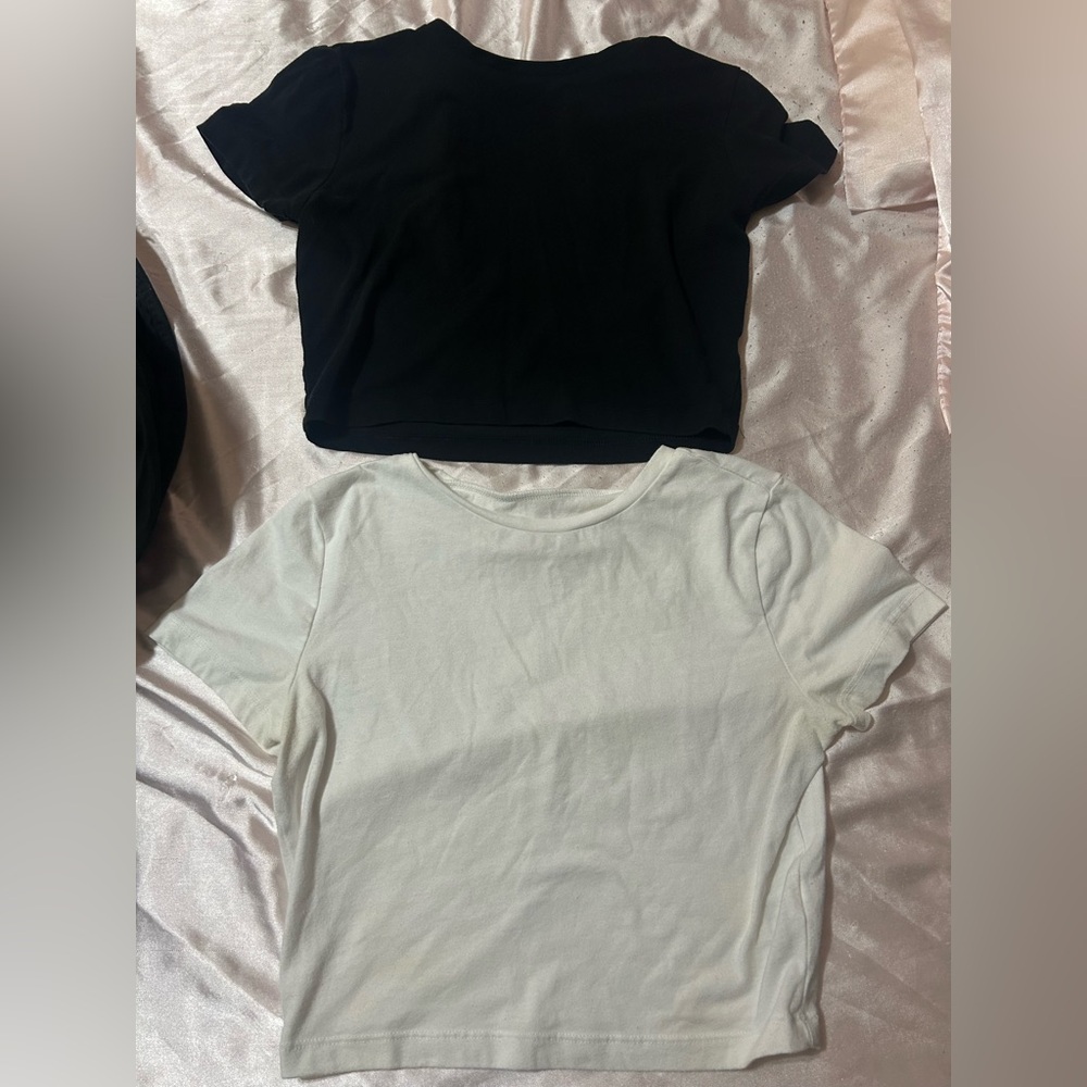 Bundle of 2 cropped tees